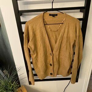 Banana Republic Camel Button-Front Cardigan Sweater – Size M